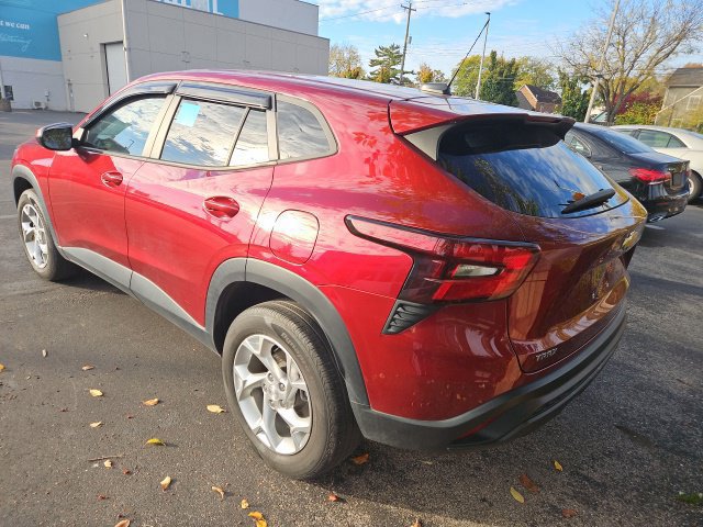 Used 2024 Chevrolet Trax LS w/ LS Convenience Package FWD image 5