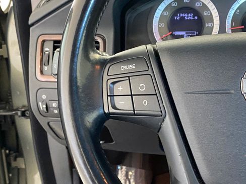 Used 2011 Volvo XC70 3.2 image 17