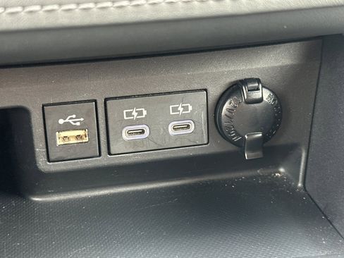 Certified 2024 Toyota Highlander LE image 33