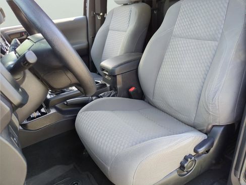 Used 2022 Toyota Tacoma SR w/ SR Convenience Package image 14