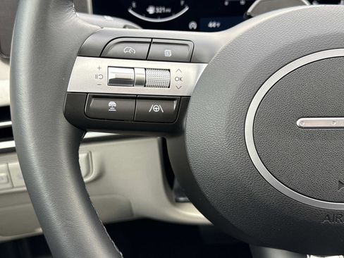 Certified 2025 Hyundai Tucson SEL image 9