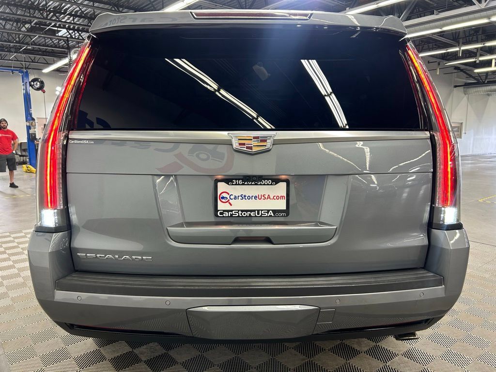 Used 2019 Cadillac Escalade Premium Luxury RWD image 6