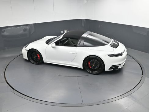 Certified 2024 Porsche 911 Targa 4 GTS image 40