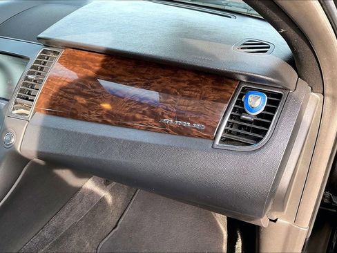 Used 2015 Ford Taurus Limited image 28