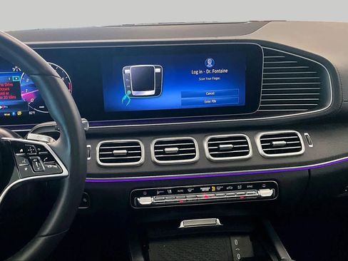 Used 2025 Mercedes-Benz GLS 450 4MATIC image 6