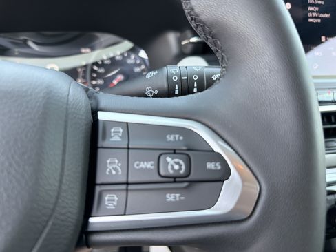 Used 2025 Jeep Compass Limited AWD/4WD image 20