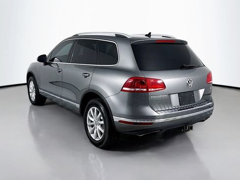 Used 2016 Volkswagen Touareg Sport AWD/4WD image 3
