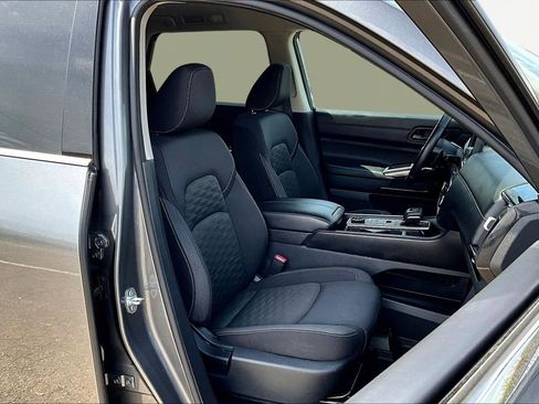 Used 2024 Nissan Pathfinder SV AWD/4WD image 7
