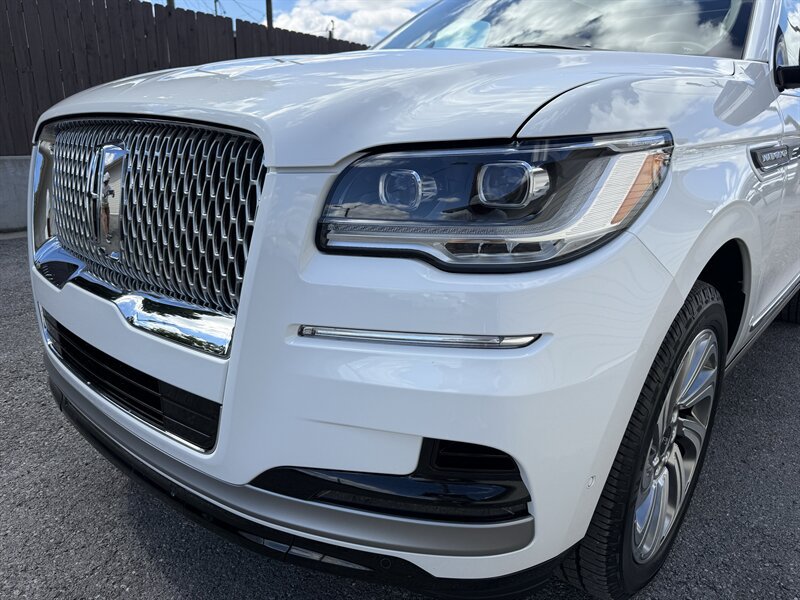 Used 2024 Lincoln Navigator Reserve AWD/4WD image 5