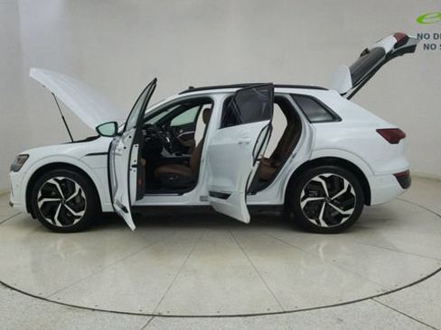 Used 2024 Audi Q8 e-tron Prestige w/ Prestige Package AWD/4WD image 76