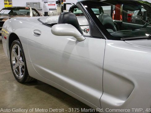 Used 2002 Chevrolet Corvette Convertible w/ Preferred Equipment Group2 RWD image 25