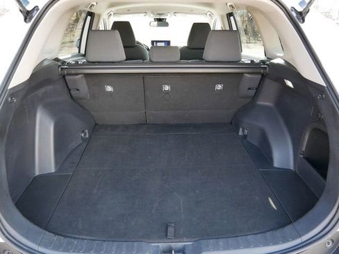 Used 2025 Toyota RAV4 XLE AWD/4WD image 10