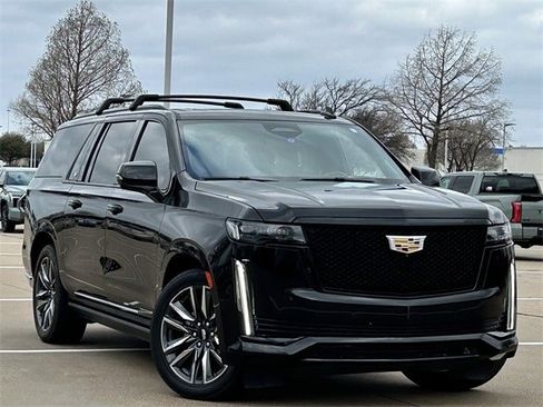 Used 2022 Cadillac Escalade ESV Sport Platinum image 2