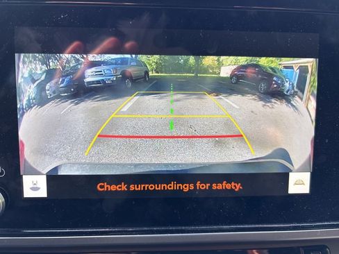 Used 2025 Toyota Camry SE image 15