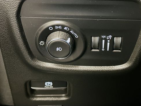 Used 2023 Jeep Grand Cherokee L Limited AWD/4WD image 17