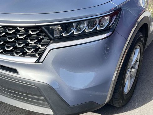 Used 2023 Kia Sorento LX image 6