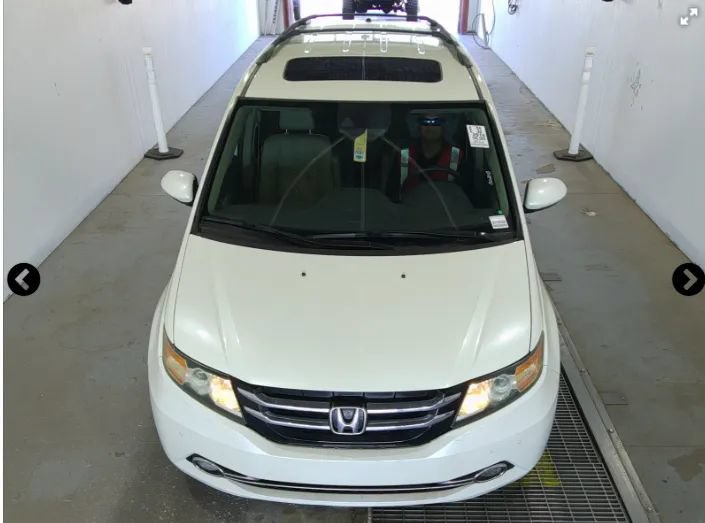 Used 2014 Honda Odyssey Touring Elite image 4