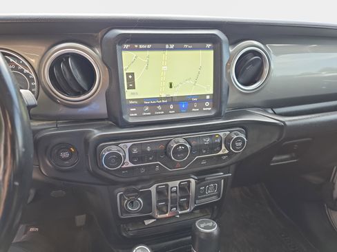 Used 2021 Jeep Wrangler Unlimited Sahara AWD/4WD image 6