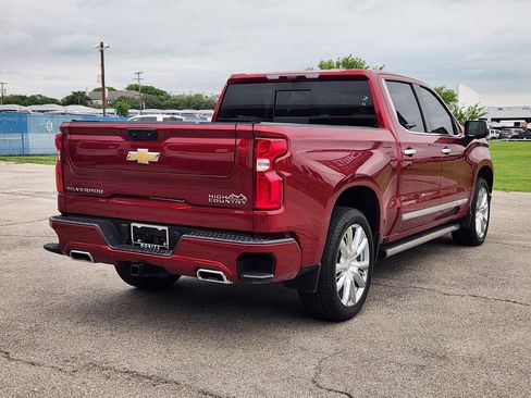 Certified 2025 Chevrolet Silverado 1500 High Country AWD/4WD image 4