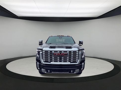 Used 2024 GMC Sierra 3500 Denali w/ Denali Reserve Package AWD/4WD image 3