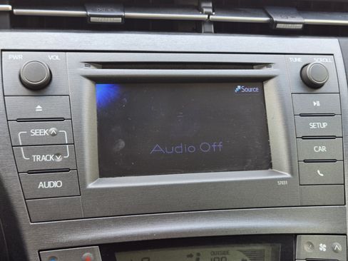Used 2014 Toyota Prius Two FWD image 17