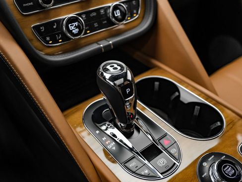 Used 2023 Bentley Bentayga Extended Wheelbase AWD/4WD image 51