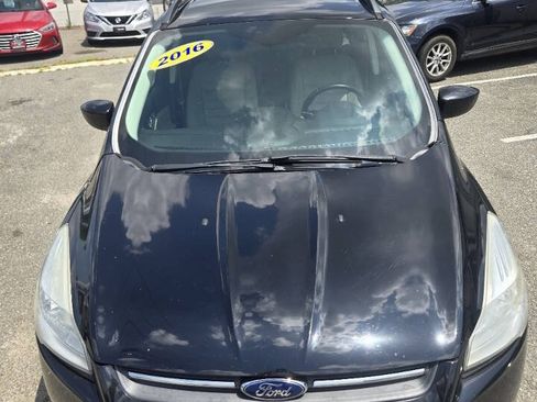 Used 2016 Ford Escape SE w/ SE Leather Comfort Package AWD/4WD image 19