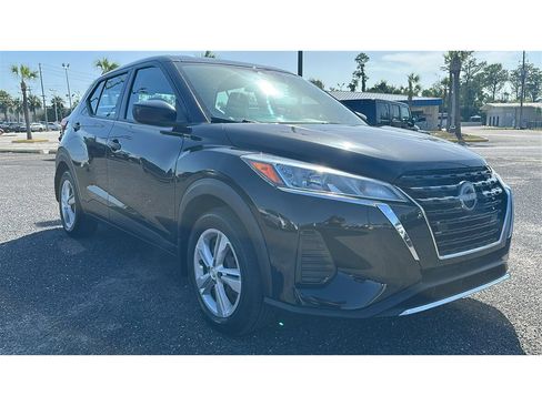 Used 2022 Nissan Kicks S FWD image 8