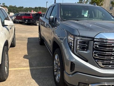 Used 2024 GMC Sierra 1500 Denali w/ Denali Reserve Package AWD/4WD image 3