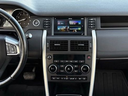 Used 2018 Land Rover Discovery Sport SE image 20