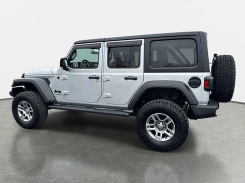 Used 2022 Jeep Wrangler Unlimited Sport image 3