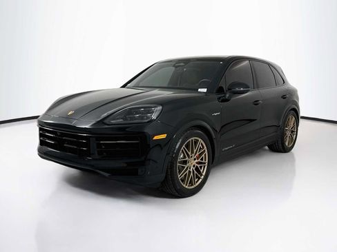 Certified 2026 Porsche Cayenne S AWD/4WD image 1