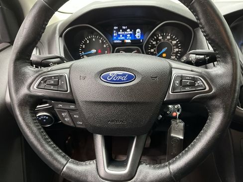 Used 2015 Ford Focus SE w/ SE Cold Weather Package image 12