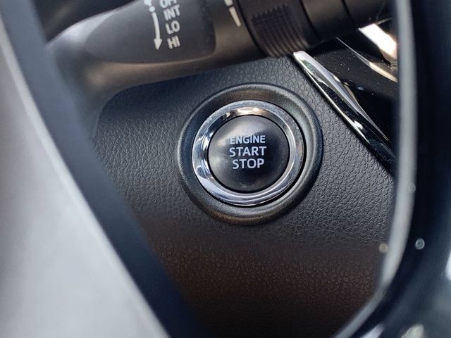 Used 2019 Toyota C-HR XLE FWD image 14