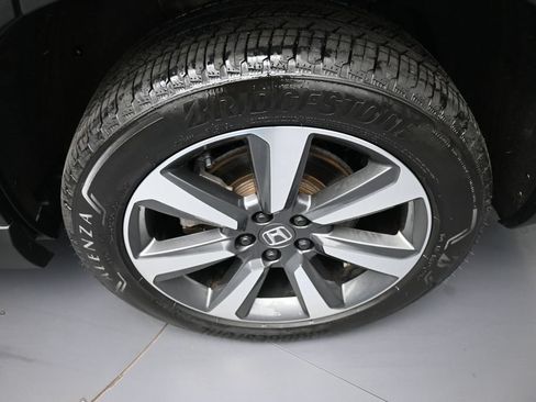 Certified 2025 Honda Pilot Elite image 15