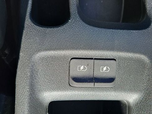 Used 2025 Nissan Versa S image 22