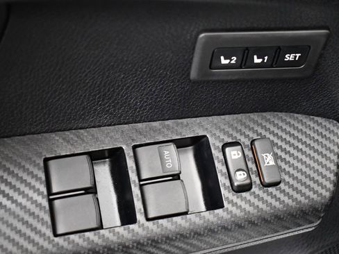 Used 2015 Toyota RAV4 Limited image 37