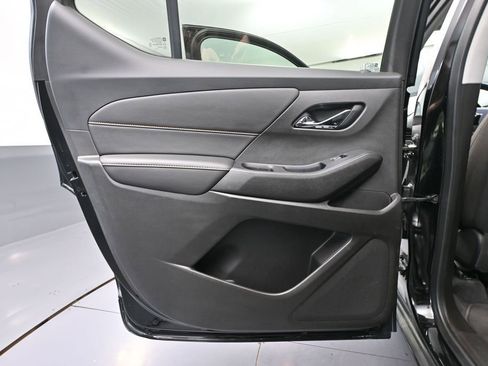 Used 2021 Chevrolet Traverse LT AWD/4WD image 38