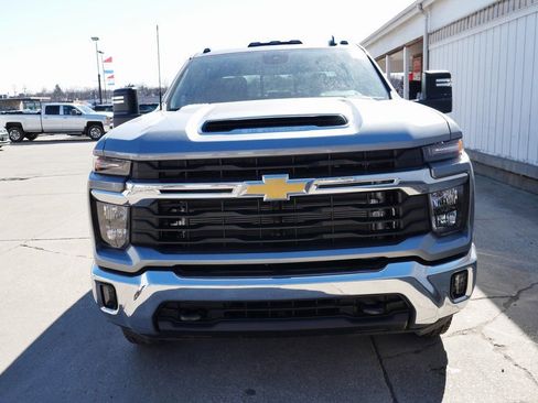 New 2026 Chevrolet Silverado 3500 LT image 3