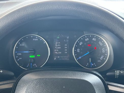 Used 2020 Toyota RAV4 XLE w/ All Weather Liner Package AWD/4WD image 23