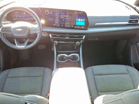 Used 2025 Chevrolet Traverse LT image 25