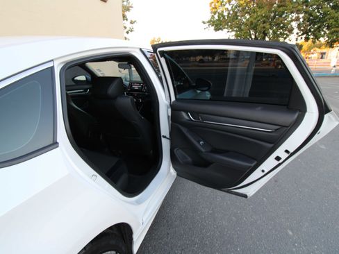 Used 2018 Honda Accord Sport image 44