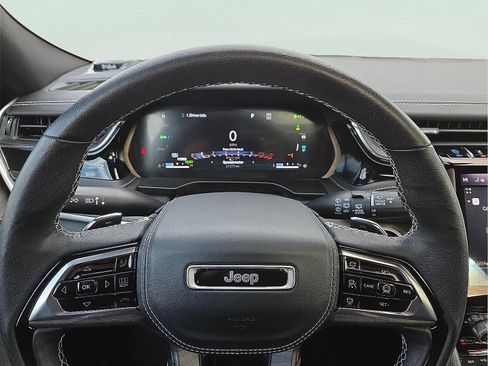 Used 2023 Jeep Grand Cherokee Overland w/ Advanced Protech Group III image 24