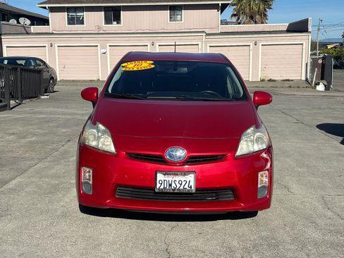 Used 2010 Toyota Prius Five image 2