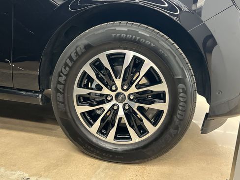 Used 2025 Ford Expedition Max Platinum image 7