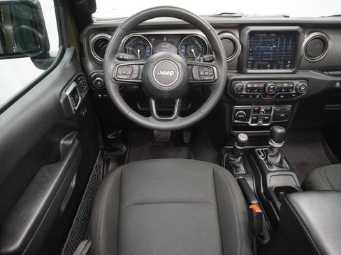 Certified 2023 Jeep Wrangler Unlimited w/ Sun & Screen Package AWD/4WD image 25