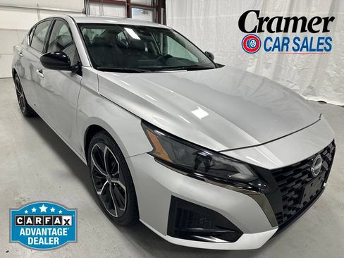 Used 2023 Nissan Altima 2.5 SR FWD image 1