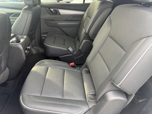 Used 2025 Buick Enclave Preferred image 27