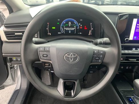 Used 2025 Toyota Camry LE FWD image 26