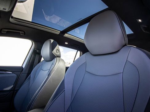 New 2026 Volkswagen Tiguan SE R-Line FWD image 3